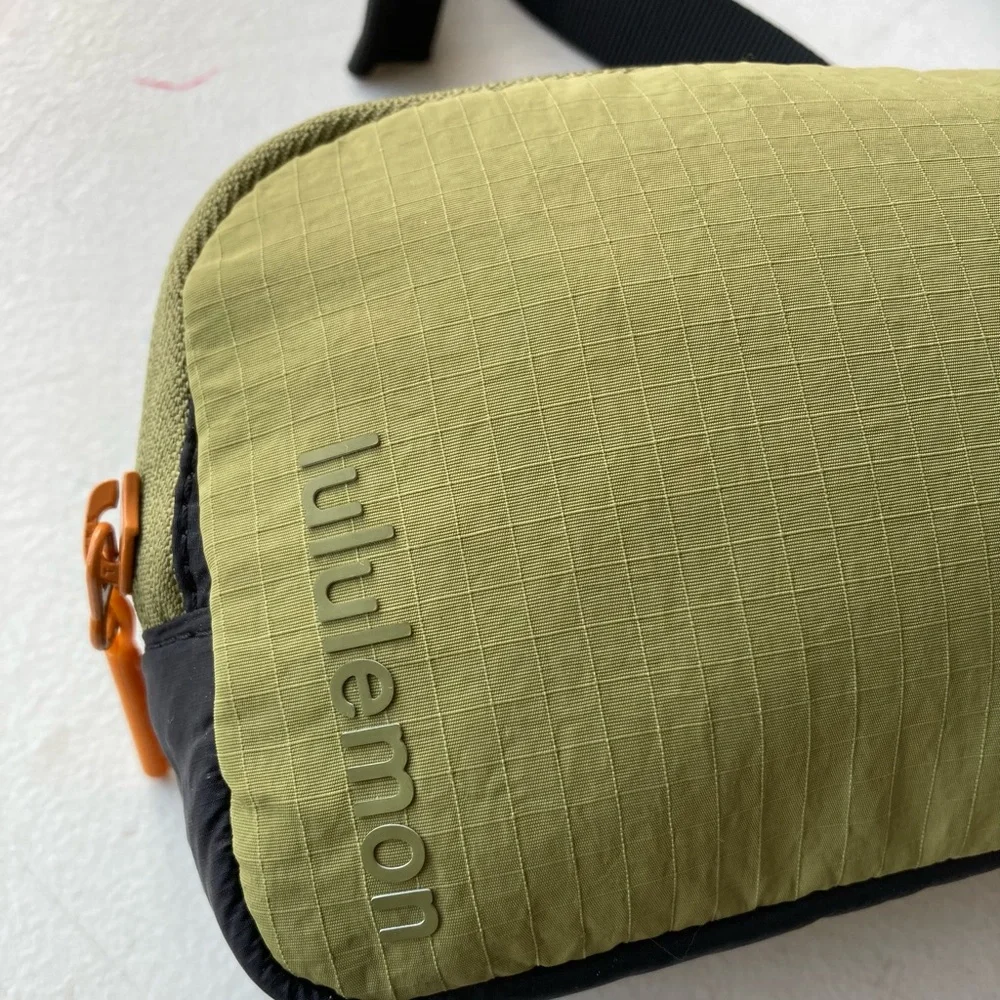 lululemon athletica Men's Belt Bag in Olive - Picture 3 of 5